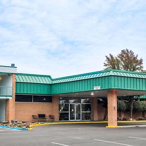 Super 8 By Wyndham Hope
